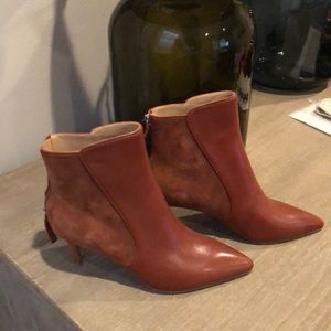 New Veronica Bears Pointed Toe Booties Sz 6.5